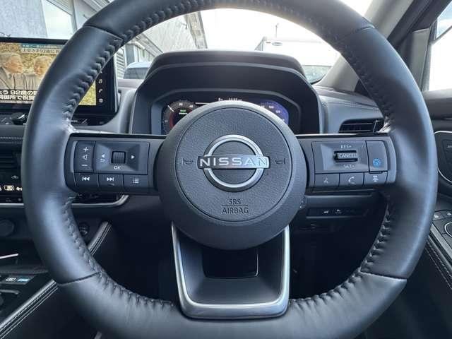 �v���p�C���b�g�����ځi�i�r�����O�@�\�t�j�I��������l�C�̑����ł����ݒ肵���ԑ�������ɁA�O�̎ԂƎԑ��ɉ������Ԋԋ�����ۂ��Ȃ���A�Ԑ������t�߂𑖍s���邽�߂̉^�]������x����