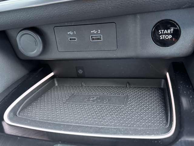 �t�r�a�d���\�P�b�g�i�^�C�v�`�@�A�^�C�v�b�@�j�����C�����X�[�d���t���Ă܂����u�������łp���Ή��X�}�[�g�t�H�����[�d���X�}�[�g�t�H����u�������̂ݎ������ʂ��ď[�d���J�n����̂ŁA���̂��̂����R�ɒu���܂���