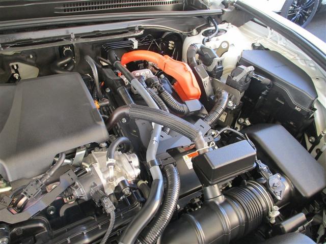 クラウンクロスオーバー Ｇアドバンスド・レザーパッケージ　革シート　４ＷＤ　フルセグ　メモリーナビ　ミュージックプレイヤー接続可　バックカメラ　衝突被害軽減システム　ＥＴＣ　ＬＥＤヘッドランプ　ワンオーナー（12枚目）