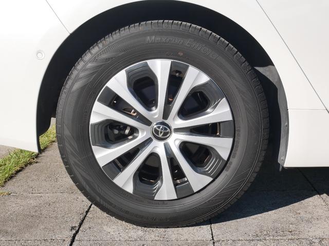 プリウス Ａ　純正ナビ　バックモニター　ＥＴＣ　プッシュスタート　ドライブレコーダー　オートエアコン　オートハイビーム　車線逸脱警報　衝突被害軽減システムプリクラッシュセーフティ付き（7枚目）