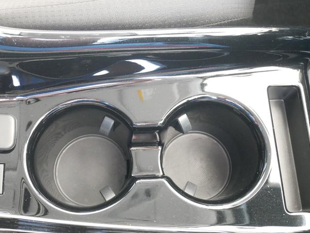 プリウス Ａ　純正ナビ　バックモニター　ＥＴＣ　プッシュスタート　ドライブレコーダー　オートエアコン　オートハイビーム　車線逸脱警報　衝突被害軽減システムプリクラッシュセーフティ付き（23枚目）