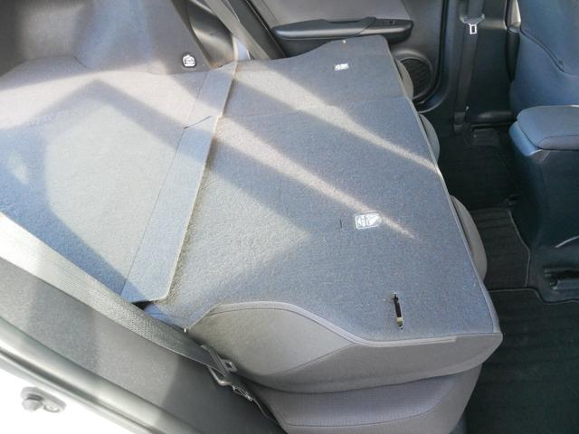 プリウス Ａ　純正ナビ　バックモニター　ＥＴＣ　プッシュスタート　ドライブレコーダー　オートエアコン　オートハイビーム　車線逸脱警報　衝突被害軽減システムプリクラッシュセーフティ付き（48枚目）