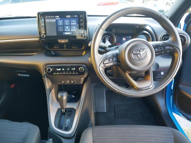 ヤリス Z ディスプレイオーディオ バックモニター ETC プッシュスタート オートエアコン オートハイビーム 車線逸脱警報 衝突被害軽減システムプリクラッシュセーフティ付き(9枚目)