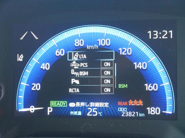 カローラクロス ハイブリッド　Ｚ　ディスプレイオーディオ　パノラミックビューモニタ　ＥＴＣ　プッシュスタート　ＬＥＤヘッドライト　ドライブレコーダー　パワーバックドア　パーキングホールド　トヨタセーフティセンス付き（12枚目）