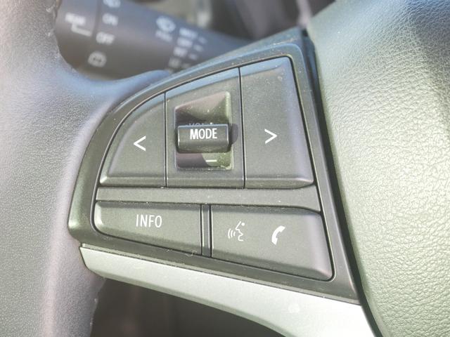 ステアリングスイッチ（左側、オーディオ操作）