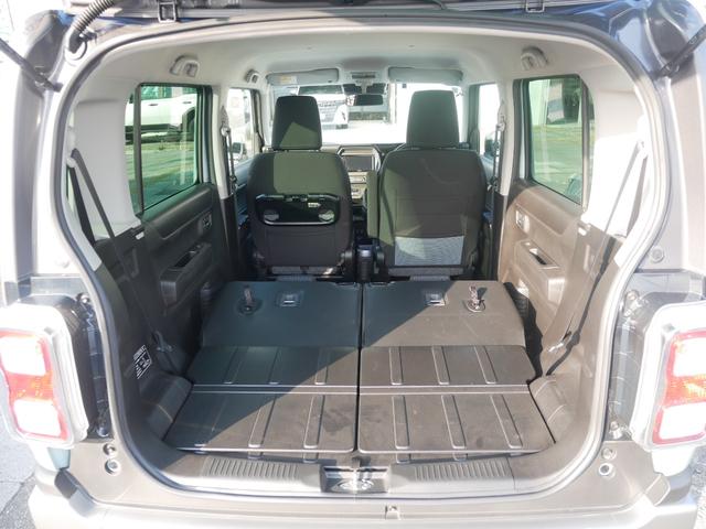 トランク（後列を畳むことで収納スペースを拡大できます）