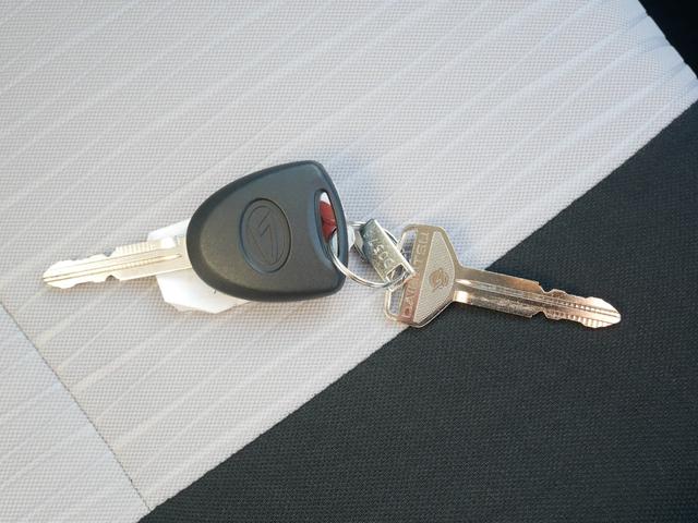 ミライース X SAIII キーレスエントリー スマートアシスト3 電動格納ミラー マニュアルエアコン アイドリングストップ LEDヘッドライト パンク修理キット付き(33枚目)