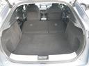 トランク(後列を畳むことで収納スペースを拡大できます)
