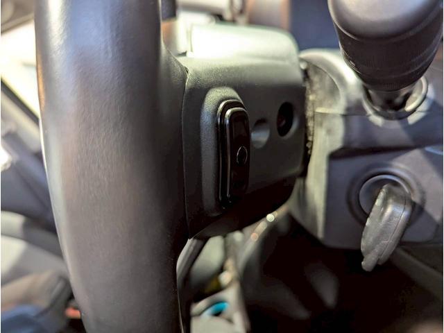 ジープ・コンパス アルティテュード　スポーツ　バックカメラ／サイドカメラ／クルーズコントロール／純正１７インチブラックアルミホイール／禁煙車／社外７インチナビ／ルーフレール／革巻きステアリング／ＥＴＣ／Ｂｌｕｅｔｏｏｔｈ（20枚目）