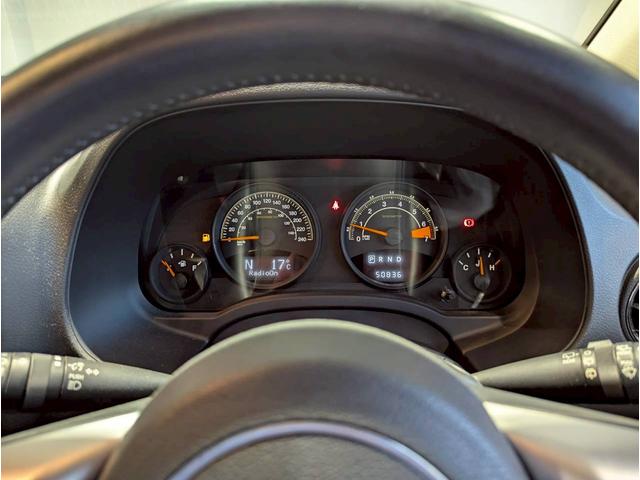 ジープ・コンパス アルティテュード　スポーツ　バックカメラ／サイドカメラ／クルーズコントロール／純正１７インチブラックアルミホイール／禁煙車／社外７インチナビ／ルーフレール／革巻きステアリング／ＥＴＣ／Ｂｌｕｅｔｏｏｔｈ（22枚目）