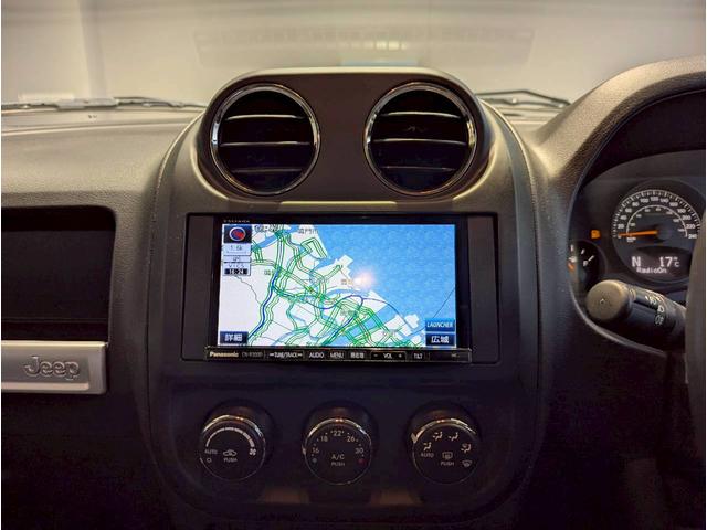 ジープ・コンパス アルティテュード　スポーツ　バックカメラ／サイドカメラ／クルーズコントロール／純正１７インチブラックアルミホイール／禁煙車／社外７インチナビ／ルーフレール／革巻きステアリング／ＥＴＣ／Ｂｌｕｅｔｏｏｔｈ（24枚目）