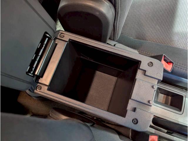 ジープ・コンパス アルティテュード　スポーツ　バックカメラ／サイドカメラ／クルーズコントロール／純正１７インチブラックアルミホイール／禁煙車／社外７インチナビ／ルーフレール／革巻きステアリング／ＥＴＣ／Ｂｌｕｅｔｏｏｔｈ（40枚目）