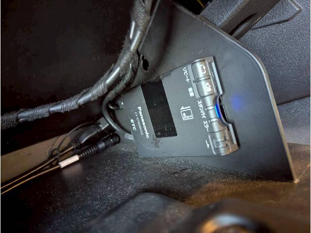 ジープ・コンパス アルティテュード　スポーツ　バックカメラ／サイドカメラ／クルーズコントロール／純正１７インチブラックアルミホイール／禁煙車／社外７インチナビ／ルーフレール／革巻きステアリング／ＥＴＣ／Ｂｌｕｅｔｏｏｔｈ（48枚目）