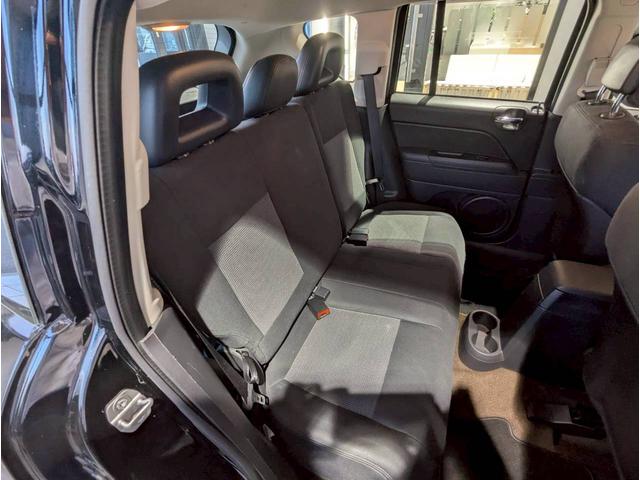 ジープ・コンパス アルティテュード　スポーツ　バックカメラ／サイドカメラ／クルーズコントロール／純正１７インチブラックアルミホイール／禁煙車／社外７インチナビ／ルーフレール／革巻きステアリング／ＥＴＣ／Ｂｌｕｅｔｏｏｔｈ（51枚目）