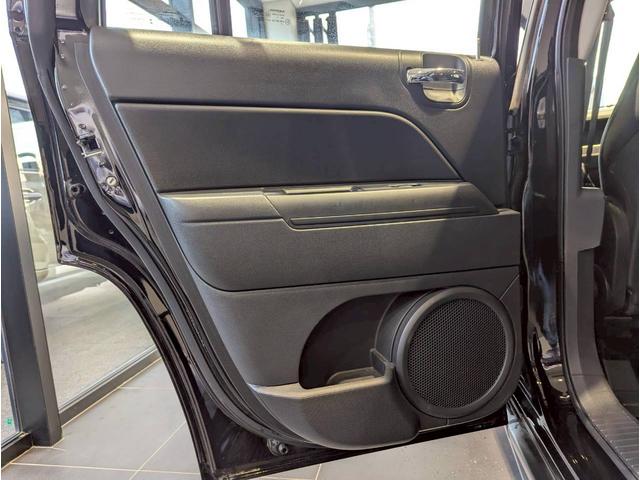 ジープ・コンパス アルティテュード　スポーツ　バックカメラ／サイドカメラ／クルーズコントロール／純正１７インチブラックアルミホイール／禁煙車／社外７インチナビ／ルーフレール／革巻きステアリング／ＥＴＣ／Ｂｌｕｅｔｏｏｔｈ（53枚目）