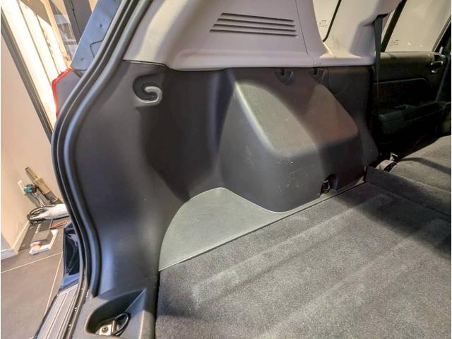 ジープ・コンパス アルティテュード　スポーツ　バックカメラ／サイドカメラ／クルーズコントロール／純正１７インチブラックアルミホイール／禁煙車／社外７インチナビ／ルーフレール／革巻きステアリング／ＥＴＣ／Ｂｌｕｅｔｏｏｔｈ（62枚目）