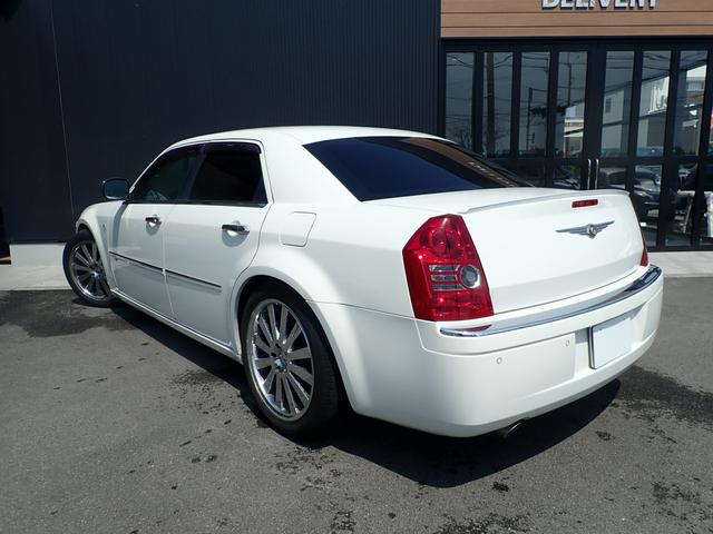 5.7HEMI サンルーフ 本革 20AW 正規D車 左H(18枚目)