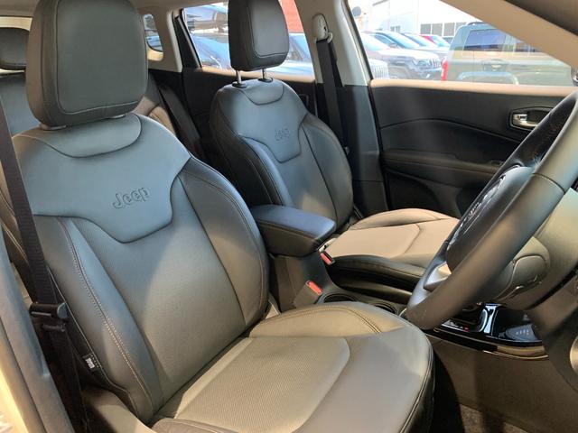 リミテッド 4WD サンルーフ 純正ナビ 本革シート シートヒーター パワーシート クルーズコントロール バックカメラ 全面衝突警報 コーナーセンサー アイドリングストップ ETC 電子制御式パーキングブレーキ(11枚目)