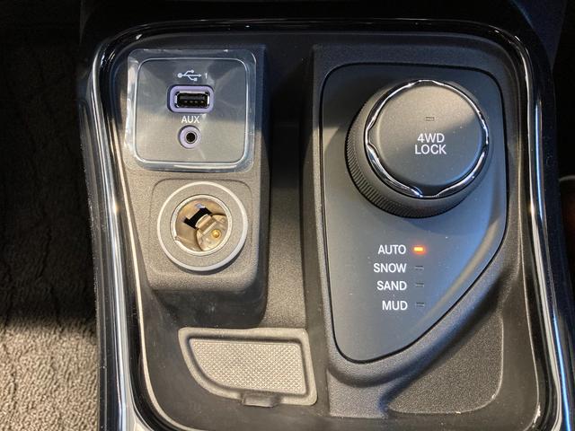 リミテッド 4WD サンルーフ 純正ナビ 本革シート シートヒーター パワーシート クルーズコントロール バックカメラ 全面衝突警報 コーナーセンサー アイドリングストップ ETC 電子制御式パーキングブレーキ(68枚目)