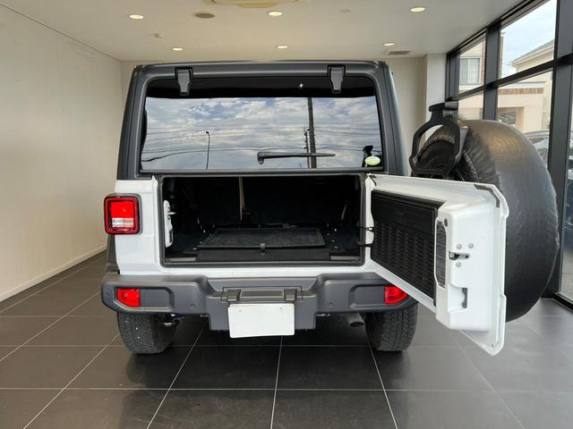 スポーツ ワンオーナー 4WD クルーズコントロール バックカメラ ETC サイドカメラ フロントカメラ リアパークセンス 純正17インチAW Bluetooth AppleCarPlay ドライブレコーダー(43枚目)