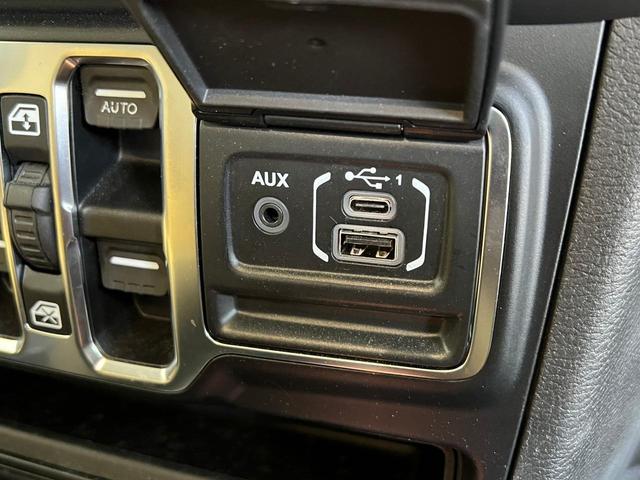スポーツ ワンオーナー 4WD クルーズコントロール バックカメラ ETC サイドカメラ フロントカメラ リアパークセンス 純正17インチAW Bluetooth AppleCarPlay ドライブレコーダー(55枚目)