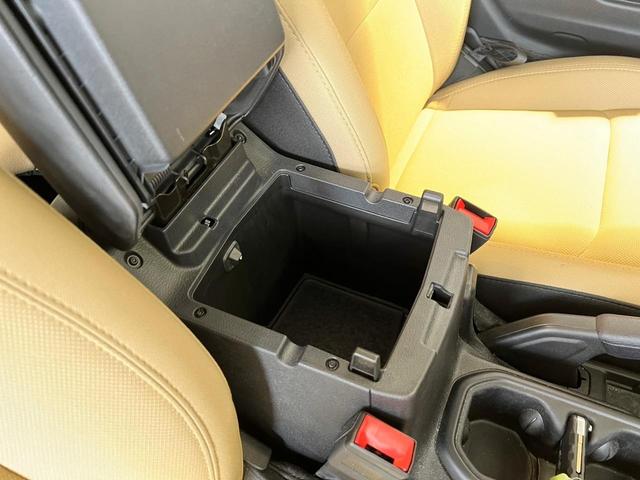 スポーツ ワンオーナー 4WD クルーズコントロール バックカメラ ETC サイドカメラ フロントカメラ リアパークセンス 純正17インチAW Bluetooth AppleCarPlay ドライブレコーダー(70枚目)