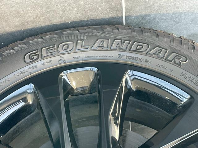 ジープ・グランドチェロキー ラレード　４ＷＤバックカメラサイドカメラＨＩＤヘッドライトフロントカメラＥＴＣパワーシートクルーズコントロールルーフレールステアリングスイッチＢｌｕｅｔｏｏｔｈ（45枚目）