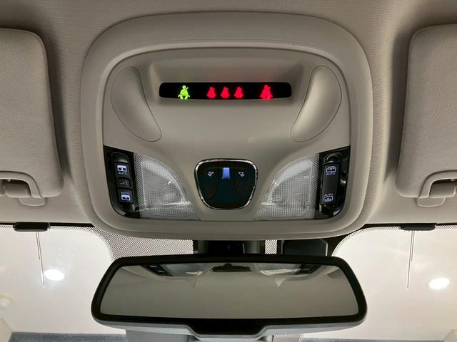 ジープ・チェロキー トレイルホーク　純正ナビフルセグＴＶパワーシートハーフレザーパワーバックドアＥＴパドルシフトクルーズコントロールルーフレールＬＥＤヘッドライトステアリングスイッチ衝突軽減ブレーキブラインドスポットモニターレーンキープ（33枚目）