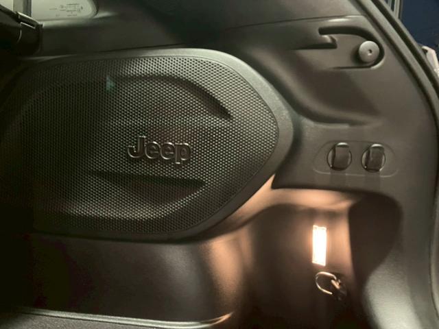 ジープ・チェロキー トレイルホーク　純正ナビフルセグＴＶパワーシートハーフレザーパワーバックドアＥＴパドルシフトクルーズコントロールルーフレールＬＥＤヘッドライトステアリングスイッチ衝突軽減ブレーキブラインドスポットモニターレーンキープ（49枚目）