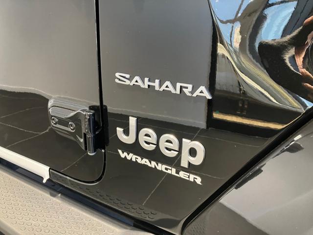 ジープ・ラングラーアンリミテッド サハラ　ワンオーナー　純正ナビ　黒本革シート　シートヒータ　バックカメラ　アダプティブクルコン　ＬＥＤヘッドライト　ブラインドスポットモニター　ハンドルヒーター　サイドカメラ　ＥＴＣ（6枚目）