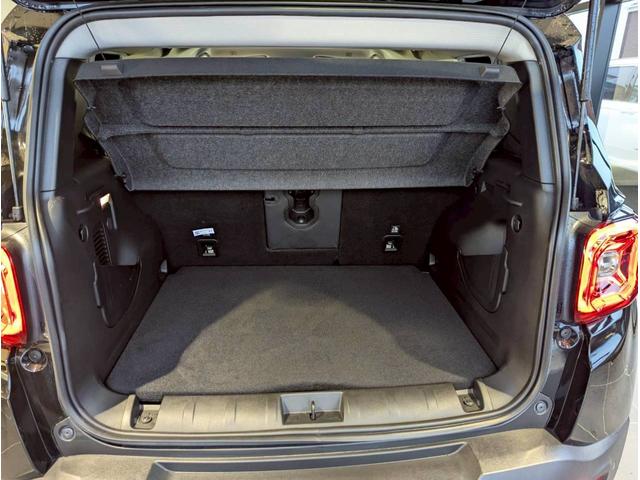 ジープ・レネゲード アルティテュード　ｅ－ハイブリッド　１２．１型純正ナビ／ＣａｒＰｌａｙ・ＡｎｄｒｏｉｄＡｕｔｏ対応／アクティブクルーズコントロール／ブラインドスポットモニター／ＥＴＣ２．０／バックモニター／ステアリングヒーター／前席パワーシートヒーター（12枚目）