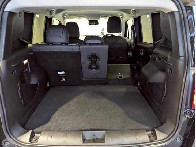 ジープ・レネゲード アルティテュード　ｅ－ハイブリッド　１２．１型純正ナビ／ＣａｒＰｌａｙ・ＡｎｄｒｏｉｄＡｕｔｏ対応／アクティブクルーズコントロール／ブラインドスポットモニター／ＥＴＣ２．０／バックモニター／ステアリングヒーター／前席パワーシートヒーター（14枚目）