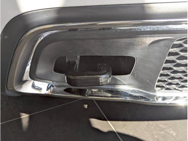 ジープ・グランドチェロキー リミテッド　エアサス／シートヒーター／アクティブクルーズコントロール／純正１８インチアルミ／純正Ｕコネクトナビ／フルセグＴＶ／カープレイ／革シート／ルーフレール／パワーシート／パワーバックドア／クリアランスソナー（8枚目）