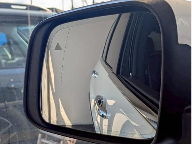 ジープ・グランドチェロキー リミテッド　エアサス／シートヒーター／アクティブクルーズコントロール／純正１８インチアルミ／純正Ｕコネクトナビ／フルセグＴＶ／カープレイ／革シート／ルーフレール／パワーシート／パワーバックドア／クリアランスソナー（10枚目）