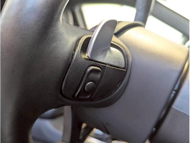 ジープ・グランドチェロキー リミテッド　エアサス／シートヒーター／アクティブクルーズコントロール／純正１８インチアルミ／純正Ｕコネクトナビ／フルセグＴＶ／カープレイ／革シート／ルーフレール／パワーシート／パワーバックドア／クリアランスソナー（26枚目）