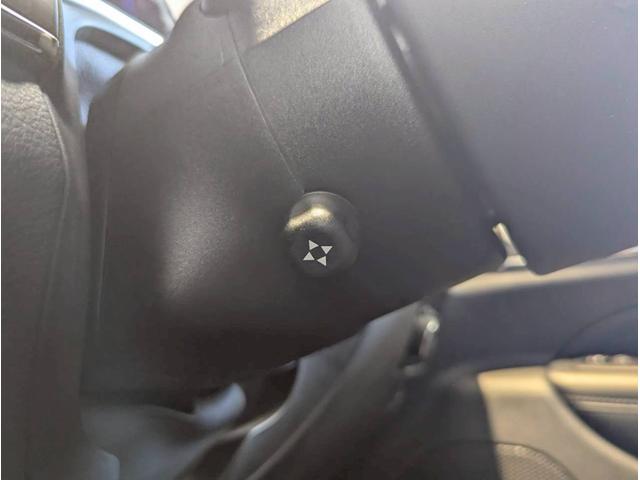 ジープ・グランドチェロキー リミテッド　エアサス／シートヒーター／アクティブクルーズコントロール／純正１８インチアルミ／純正Ｕコネクトナビ／フルセグＴＶ／カープレイ／革シート／ルーフレール／パワーシート／パワーバックドア／クリアランスソナー（28枚目）