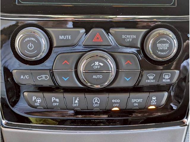 ジープ・グランドチェロキー リミテッド　エアサス／シートヒーター／アクティブクルーズコントロール／純正１８インチアルミ／純正Ｕコネクトナビ／フルセグＴＶ／カープレイ／革シート／ルーフレール／パワーシート／パワーバックドア／クリアランスソナー（38枚目）