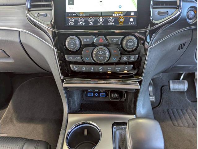 ジープ・グランドチェロキー リミテッド　エアサス／シートヒーター／アクティブクルーズコントロール／純正１８インチアルミ／純正Ｕコネクトナビ／フルセグＴＶ／カープレイ／革シート／ルーフレール／パワーシート／パワーバックドア／クリアランスソナー（39枚目）