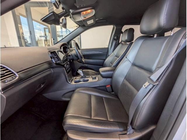 ジープ・グランドチェロキー リミテッド　エアサス／シートヒーター／アクティブクルーズコントロール／純正１８インチアルミ／純正Ｕコネクトナビ／フルセグＴＶ／カープレイ／革シート／ルーフレール／パワーシート／パワーバックドア／クリアランスソナー（47枚目）