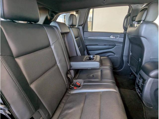 ジープ・グランドチェロキー リミテッド　エアサス／シートヒーター／アクティブクルーズコントロール／純正１８インチアルミ／純正Ｕコネクトナビ／フルセグＴＶ／カープレイ／革シート／ルーフレール／パワーシート／パワーバックドア／クリアランスソナー（60枚目）