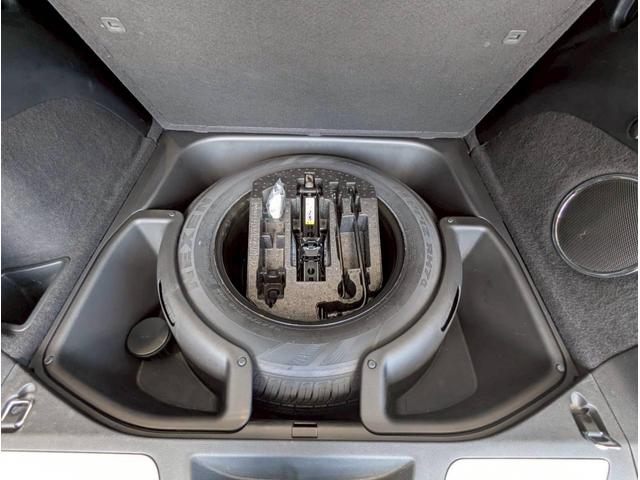 ジープ・グランドチェロキー リミテッド　エアサス／シートヒーター／アクティブクルーズコントロール／純正１８インチアルミ／純正Ｕコネクトナビ／フルセグＴＶ／カープレイ／革シート／ルーフレール／パワーシート／パワーバックドア／クリアランスソナー（74枚目）