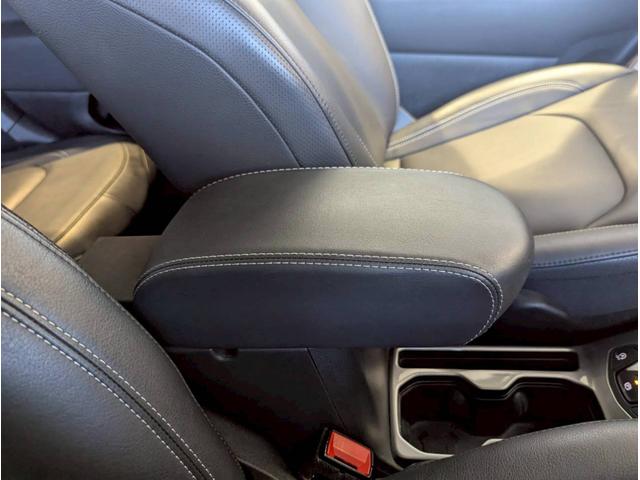 ジープ・レネゲード リミテッド シートヒーター/ステアリングヒーター/バックカメラ/ブラインドスポットモニター/LEDヘッドライト/ルーフレール/アクティブクルーズコントロール/革シート/ETC2.0/純正17インチアルミホイール(46枚目)