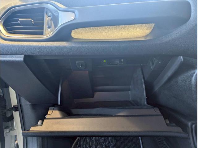 ジープ・レネゲード リミテッド シートヒーター/ステアリングヒーター/バックカメラ/ブラインドスポットモニター/LEDヘッドライト/ルーフレール/アクティブクルーズコントロール/革シート/ETC2.0/純正17インチアルミホイール(53枚目)