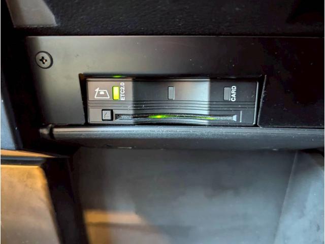 ジープ・レネゲード リミテッド シートヒーター/ステアリングヒーター/バックカメラ/ブラインドスポットモニター/LEDヘッドライト/ルーフレール/アクティブクルーズコントロール/革シート/ETC2.0/純正17インチアルミホイール(54枚目)