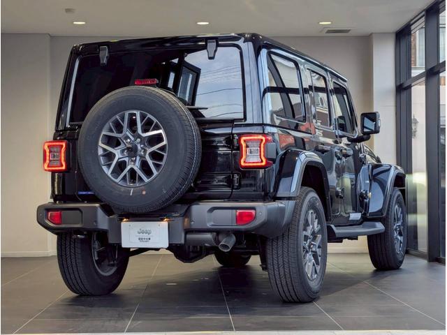 ジープ・ラングラーアンリミテッド サハラ 12.3インチ純正ナビ/LEDライト/アクティブクルーズコントロール/前面衝突警報/パワーシート/シートヒーター/ブラインドスポットモニター/バックカメラ/ステアリングヒーター/純正18インチアルミ(9枚目)