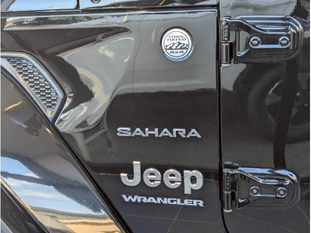 ジープ・ラングラーアンリミテッド サハラ 12.3インチ純正ナビ/LEDライト/アクティブクルーズコントロール/前面衝突警報/パワーシート/シートヒーター/ブラインドスポットモニター/バックカメラ/ステアリングヒーター/純正18インチアルミ(11枚目)