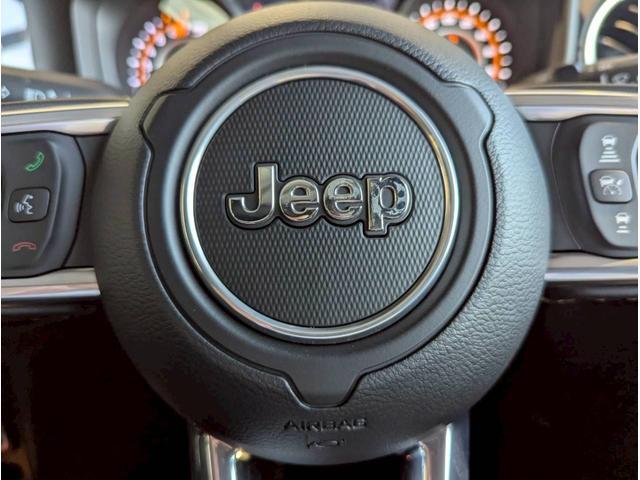 ジープ・ラングラーアンリミテッド サハラ 12.3インチ純正ナビ/LEDライト/アクティブクルーズコントロール/前面衝突警報/パワーシート/シートヒーター/ブラインドスポットモニター/バックカメラ/ステアリングヒーター/純正18インチアルミ(25枚目)