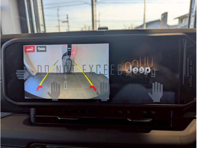 ジープ・ラングラーアンリミテッド サハラ 12.3インチ純正ナビ/LEDライト/アクティブクルーズコントロール/前面衝突警報/パワーシート/シートヒーター/ブラインドスポットモニター/バックカメラ/ステアリングヒーター/純正18インチアルミ(40枚目)