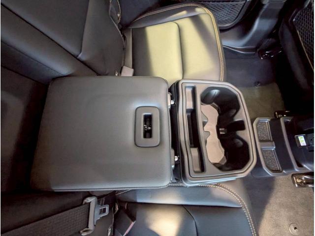 ジープ・ラングラーアンリミテッド サハラ 12.3インチ純正ナビ/LEDライト/アクティブクルーズコントロール/前面衝突警報/パワーシート/シートヒーター/ブラインドスポットモニター/バックカメラ/ステアリングヒーター/純正18インチアルミ(61枚目)