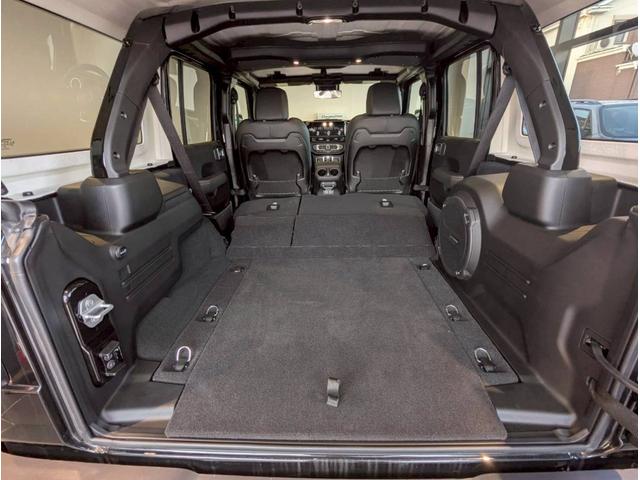 ジープ・ラングラーアンリミテッド サハラ 12.3インチ純正ナビ/LEDライト/アクティブクルーズコントロール/前面衝突警報/パワーシート/シートヒーター/ブラインドスポットモニター/バックカメラ/ステアリングヒーター/純正18インチアルミ(70枚目)